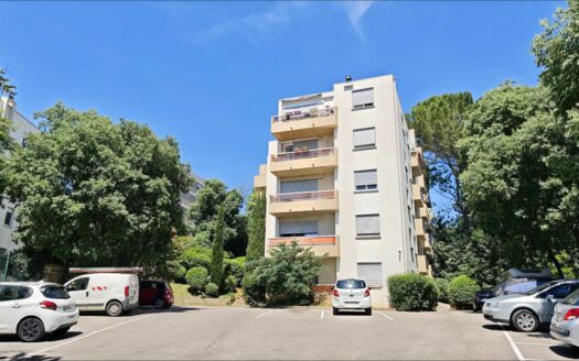 Appartement meublé à NIMES