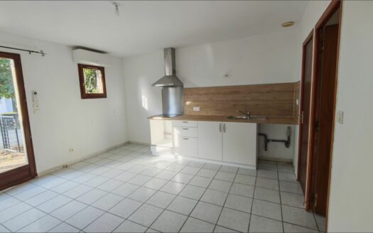 Maison P2 à BEZOUCE
