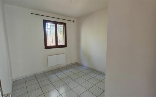 Maison P2 à BEZOUCE