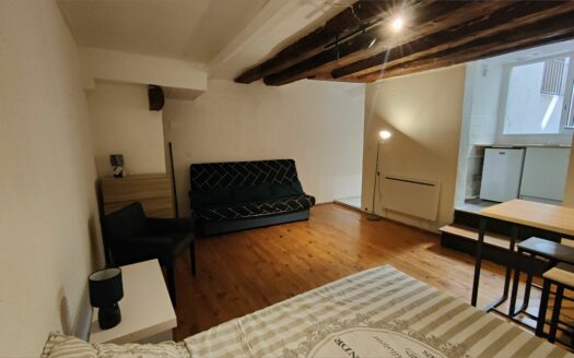 Studio meublé à NIMES