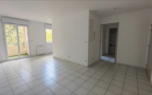 – LIVA – Appartement P2 à NIMES