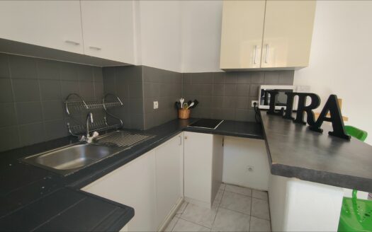 – LIRA – Appartement meublé à NIMES