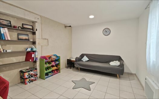 Local à BOUILLARGUES