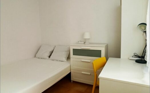 – VALERIUS – Studio meublé à NIMES