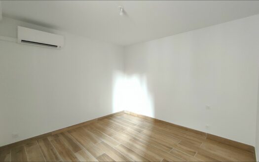 – ELVIRO – Appartement P2 à NIMES