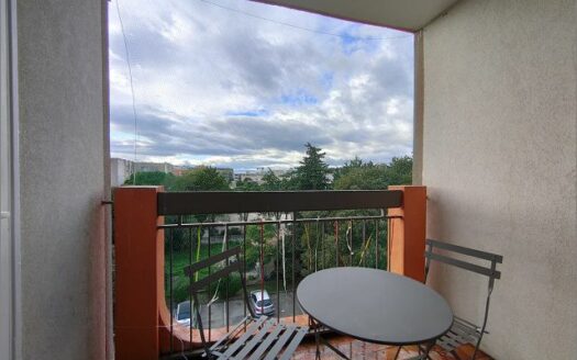 – ARVIAN – Appartement meublé à NIMES