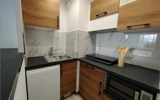 – ARVIAN – Appartement meublé à NIMES