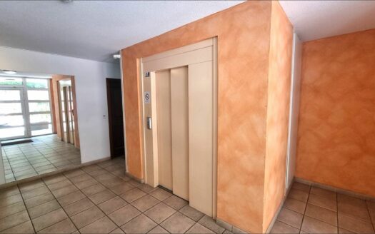 – ISIS – Appartement P2 à NIMES