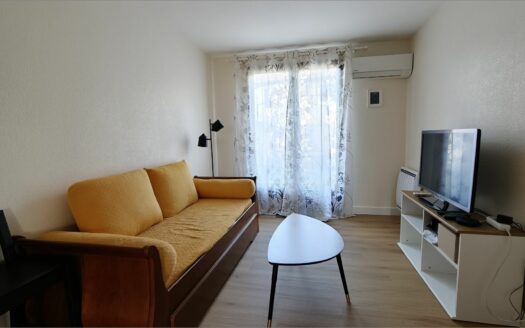 Maison de ville P4 meublée à NIMES