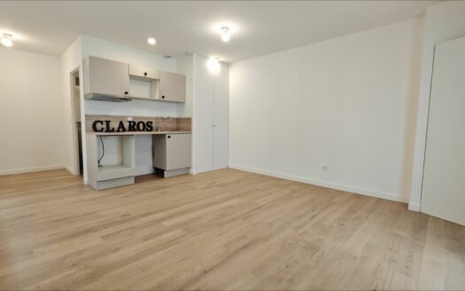 – CLAROS – Studio à NIMES