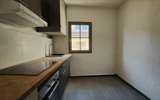 – ARELIUS – Appartement P2 à NIMES