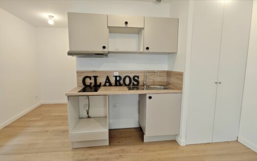 – CLAROS – Studio à NIMES