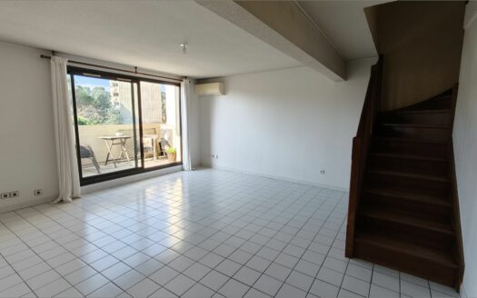 – HELIA – Duplex P5 à NIMES