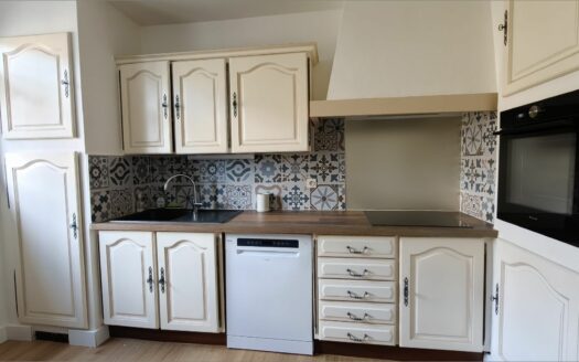 Maison de ville P4 meublée à NIMES