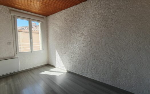 – TAVIRO – Appartement P2 à NIMES