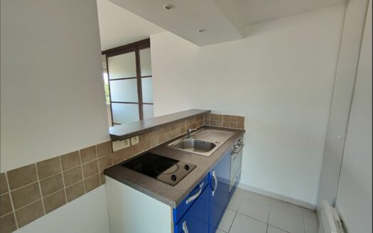 – ISVERO – Appartement P2 à GARONS