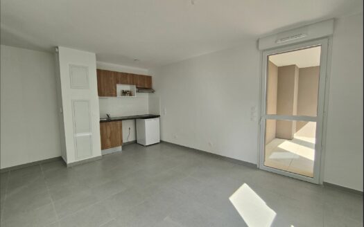 – DOMARA – Appartement P2 à NIMES