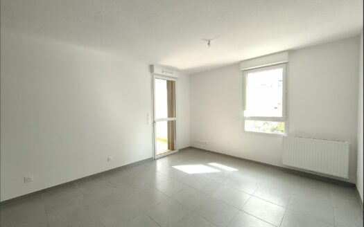 – DOMARA – Appartement P2 à NIMES