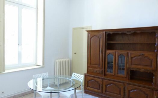 – FLORON – Appartement meublé à NIMES