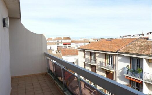 – OSTENIA – Appartement P2 à NIMES