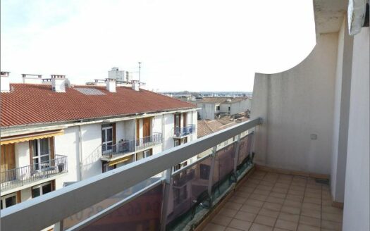 – OSTENIA – Appartement P2 à NIMES