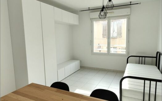 – ELISIO – Appartement meublé à NIMES