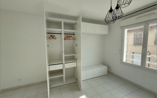 – ELISIO – Appartement meublé à NIMES