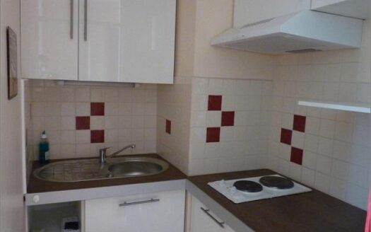– XANDRUS – Studio meublé à NIMES