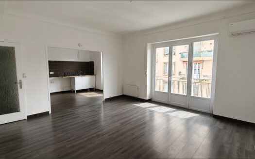 – LUNASIA – Appartement P2 à NIMES