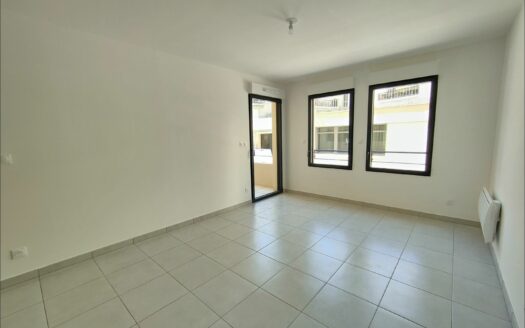 – CALERINA – Appartement P2 à NIMES