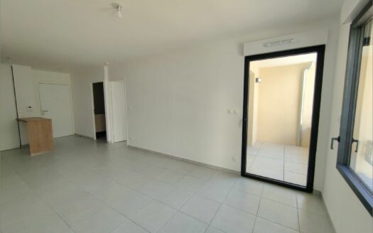 – CALERINA – Appartement P2 à NIMES