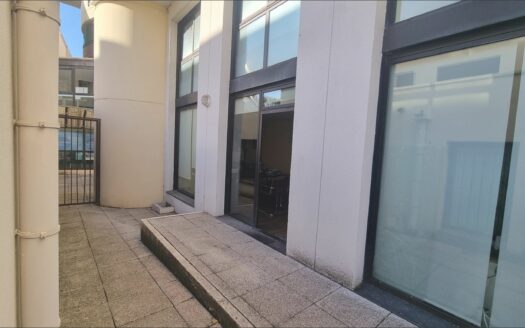 – NIVERO – Local à NIMES