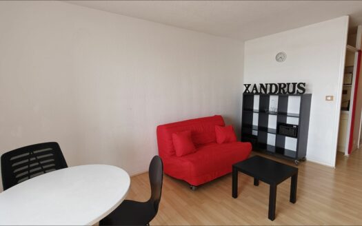 – XANDRUS – Studio meublé à NIMES