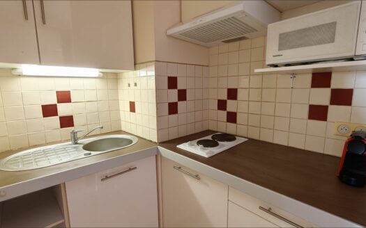 – XANDRUS – Studio meublé à NIMES